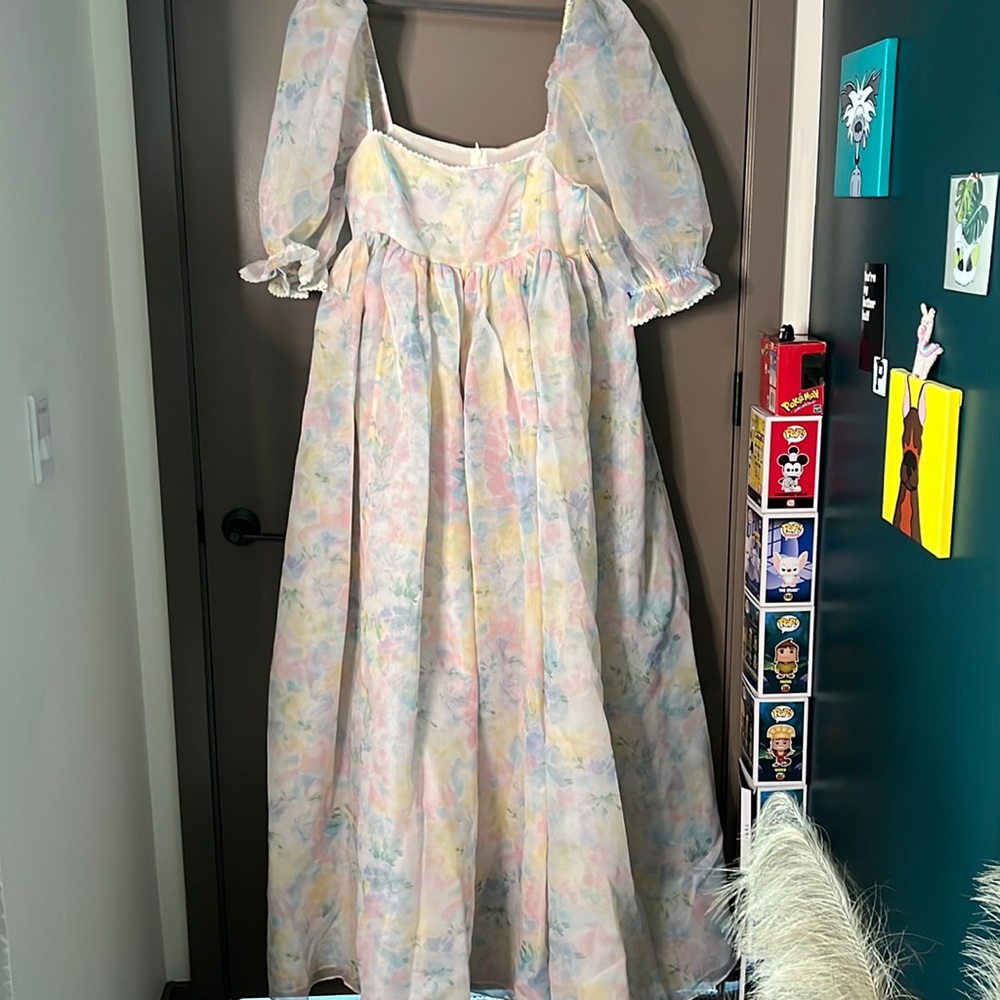 NWT Selkie puff gown. Floral print.